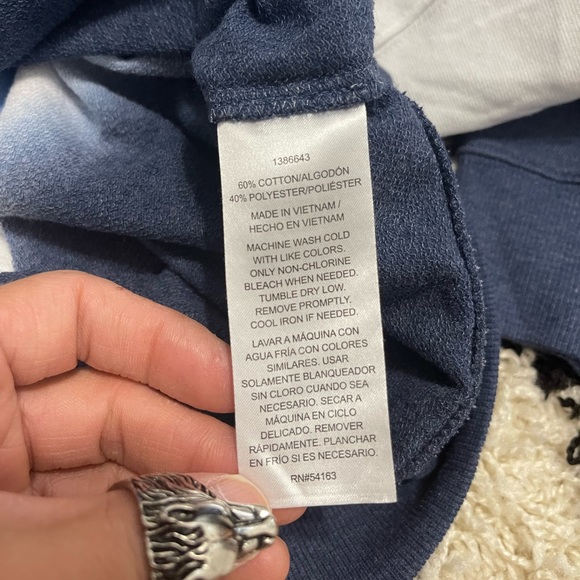 NWT Women’s Size Medium Calvin Klein Jeans Cropped Tie-Dye Logo Prints Hoodie - Picture 11 of 12